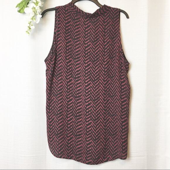 Vince Camuto Medium Chiffon Sleeveless Blouse - Picture 2 of 4